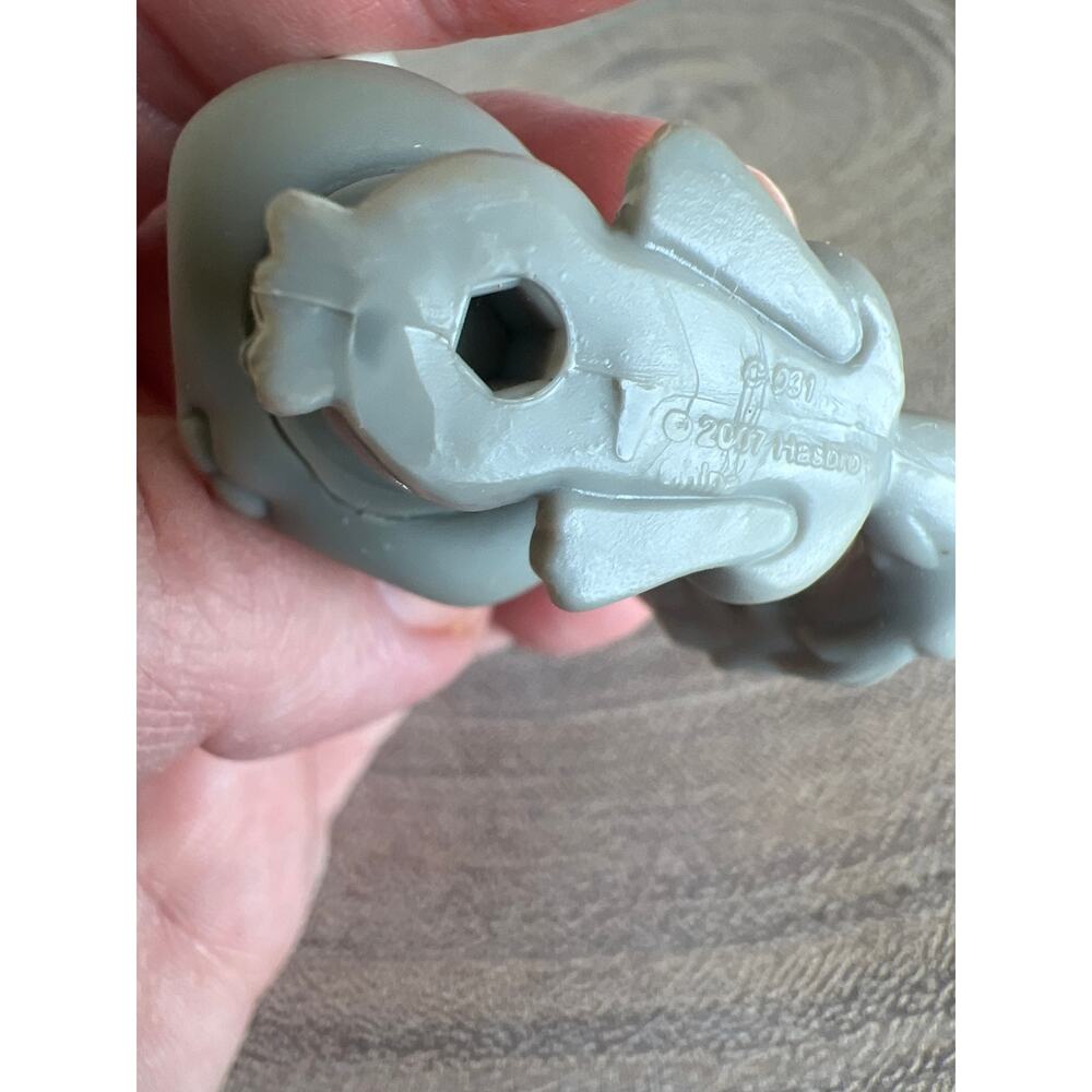 Littlest Pet Shop LPS #495 Chinchilla Grey w/ Pink Flower Purple Eyes 2007 - Picture 5 of 6